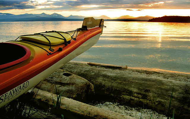 Les 13 différents types de kayaks pour vivre des aventures sur l’eau