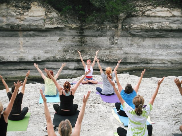 Les 8 styles de yoga les plus populaires pour vous aider à adopter un mode de vie plus sain